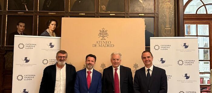 El Festival de Mérida presente en el homenaje a Mario Vargas Llosa, al año de su fallecimiento, en el Ateneo de Madrid